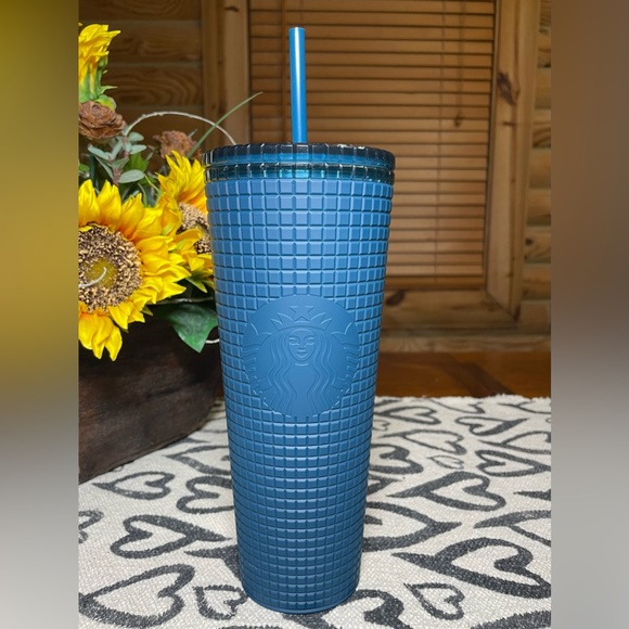 STARBUCKS 2023 Winter Release 24 oz Grid Soft Touch Tumbler - Picture 1 of 6